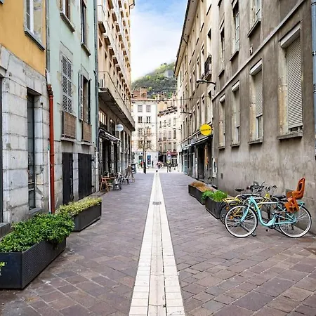 Hyper Centre De Grenoble, Esprit Industriel - Fibre