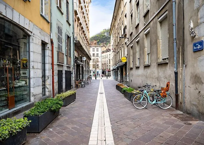 Hyper Centre De Grenoble, Esprit Industriel - Fibre