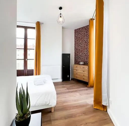 Hyper Centre De Grenoble, Esprit Industriel - Fibre *